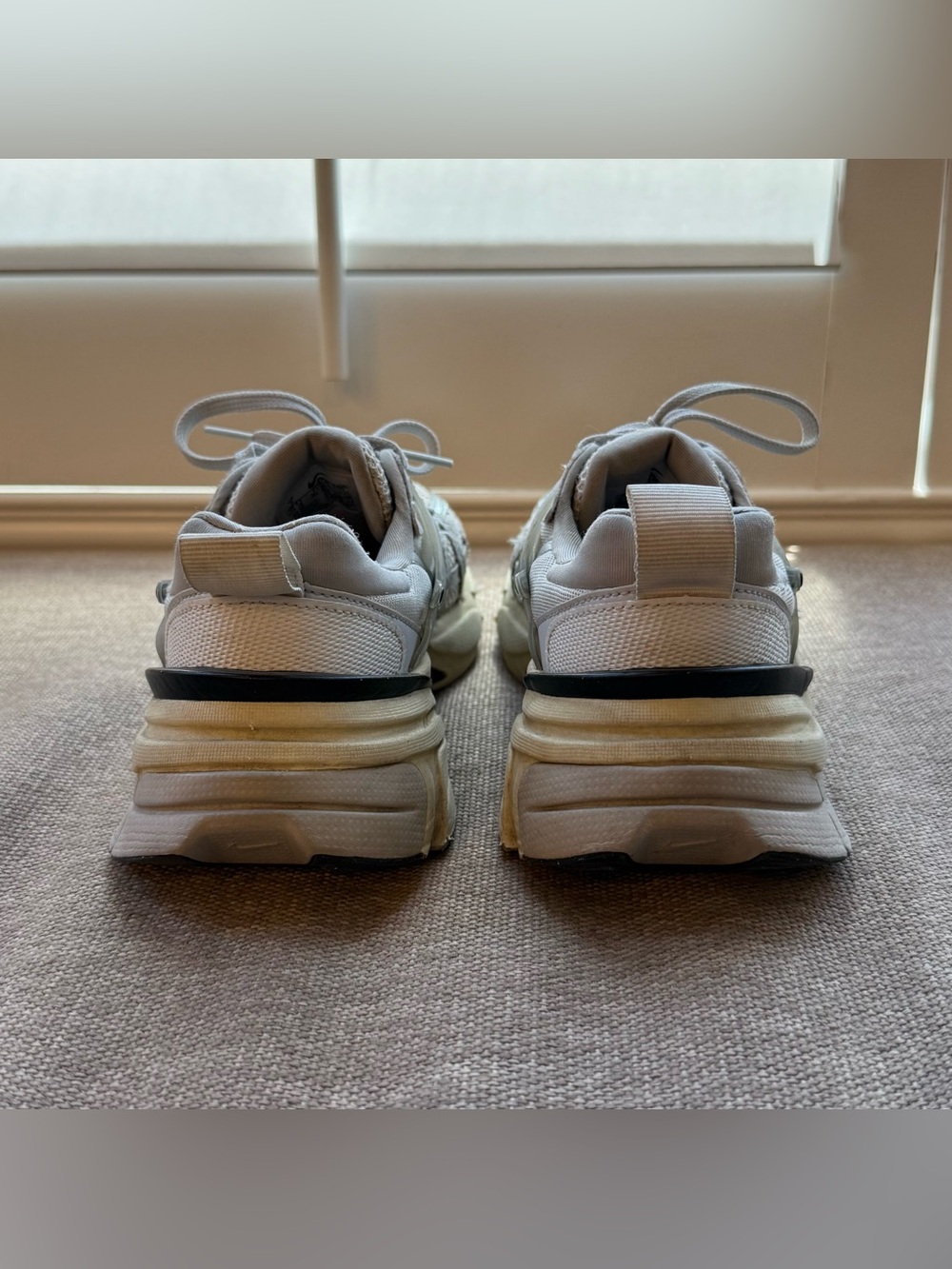 Nike Silver V2K Run Running Sneakers Women's Shoe Size 7 - Picture 6 of 7